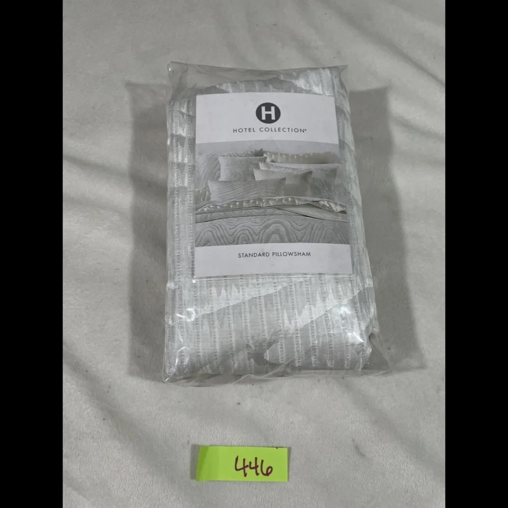 NIB Hotel Collection Moire (1) Standard Pillow Sham‎